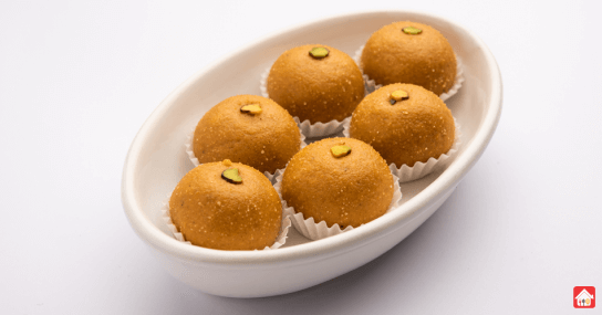 Laddos-Pinni-and-Besan--traditional-Punjabi-dish