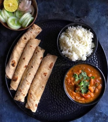 Rajma ,   Rice With Paratha ( One Serving)