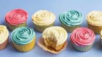 Button Idli+Hakka Noodles+Cupcakes (Combo Meal)