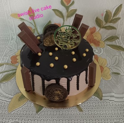 Chocolate Kit Kat Cake