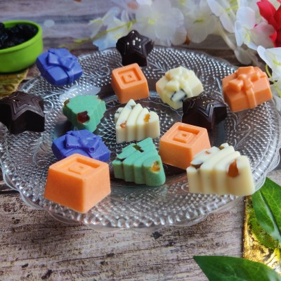 Assorted Chocolates (Orange, Dark Chocolate, Jasmine, Furit, Berry) – 10 Pc’s