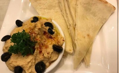 Hummus Dip With Pita Bread (2 Pieces)
